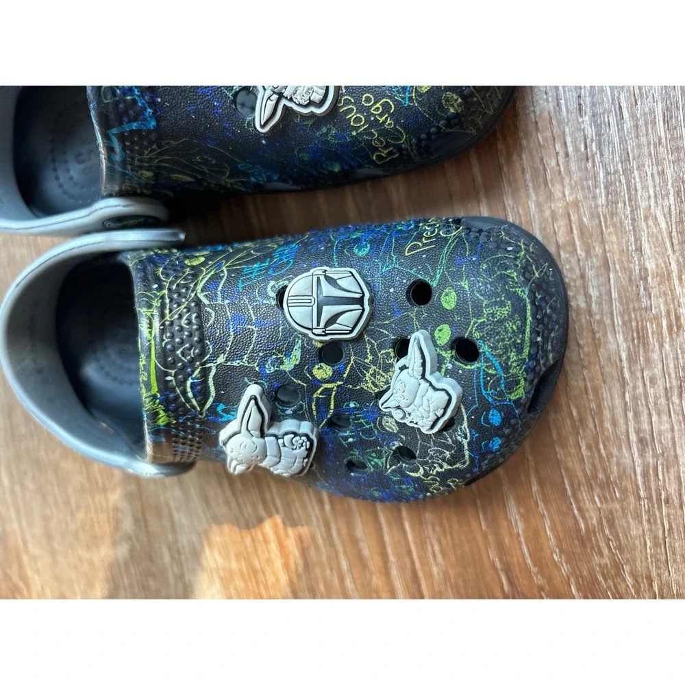 Crocs Star Wars The Mandalorian Grogu Baby Yoda Clogs Black Kids Size C9